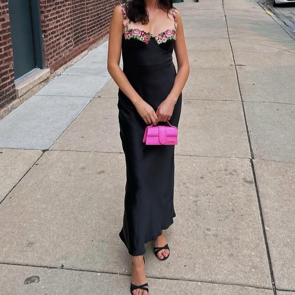 Dresses & Skirts - Elegant Black Floral Trim Dress